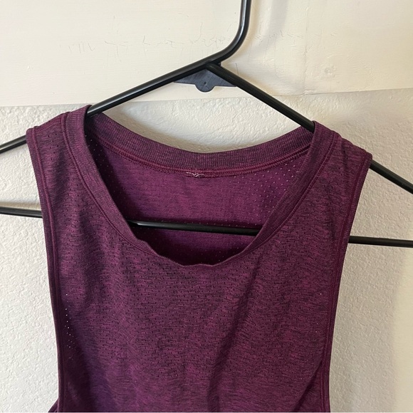 Lululemon Athletica Women's 2 Workout Tank Top - Picture 3 of 7